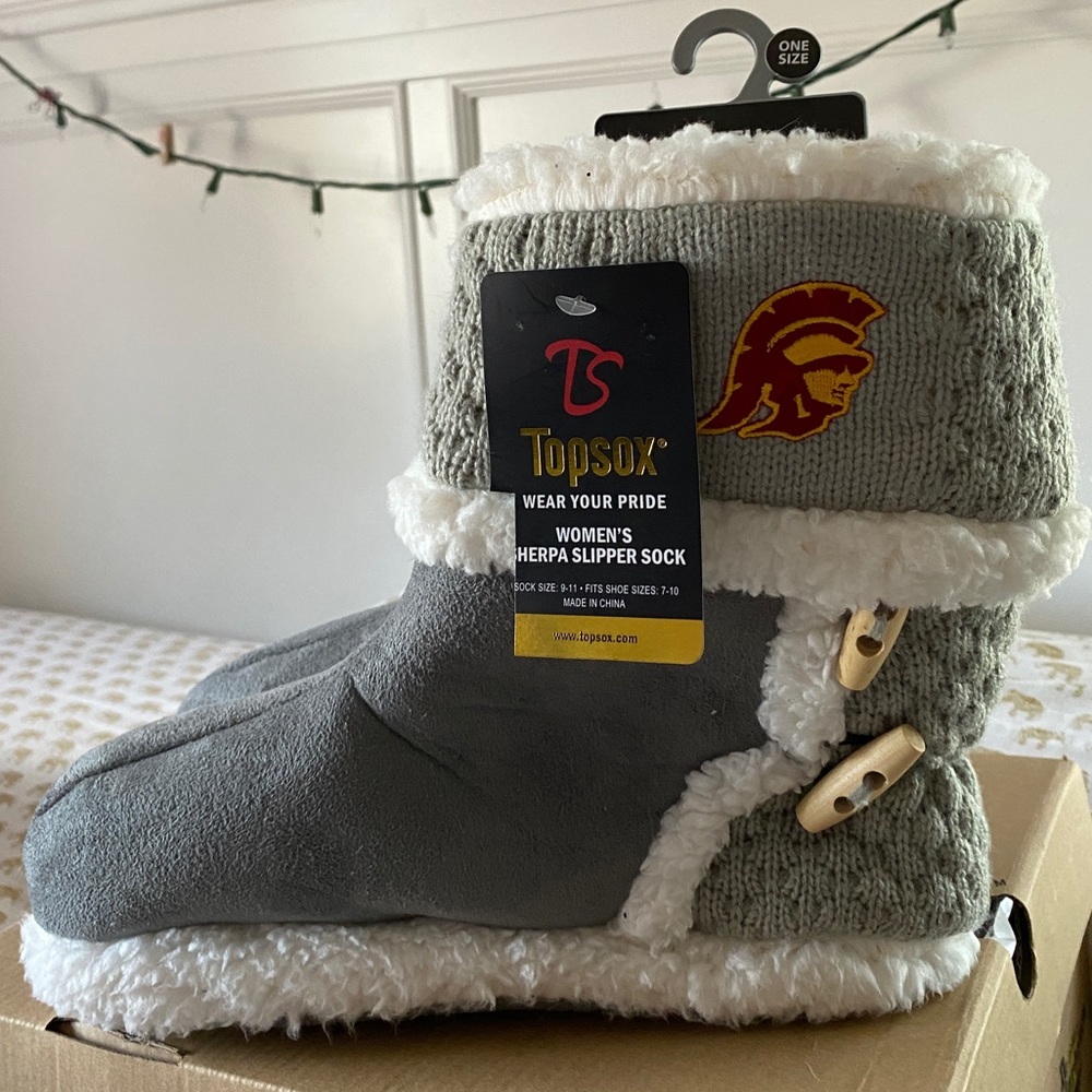 USC slipper boots